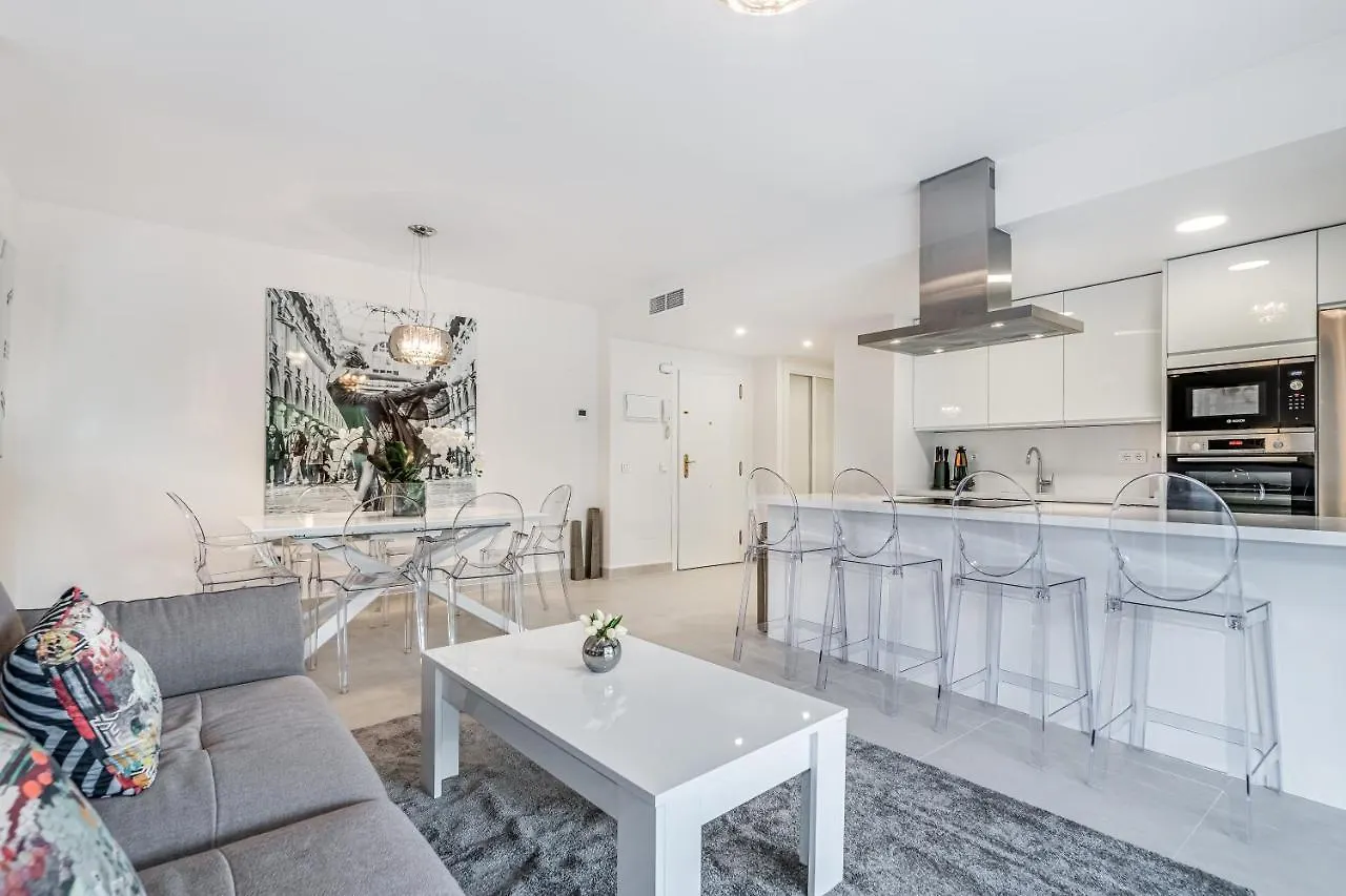 By Riva - Elegant, 2 Bedroom Apartment In Dama De Noche Puerto Banus Marbella Hiszpania