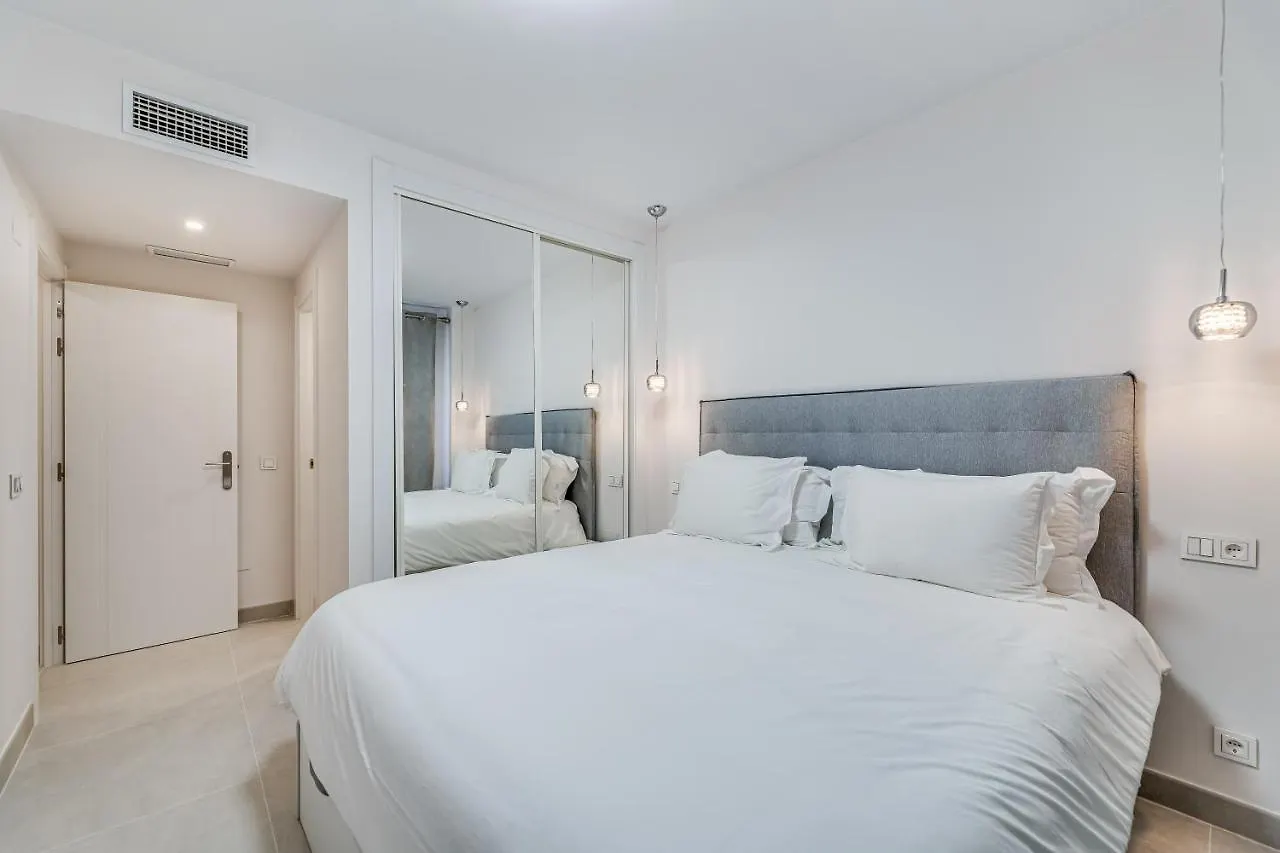 By Riva - Elegant, 2 Bedroom Apartment In Dama De Noche Puerto Banus Marbella Hiszpania