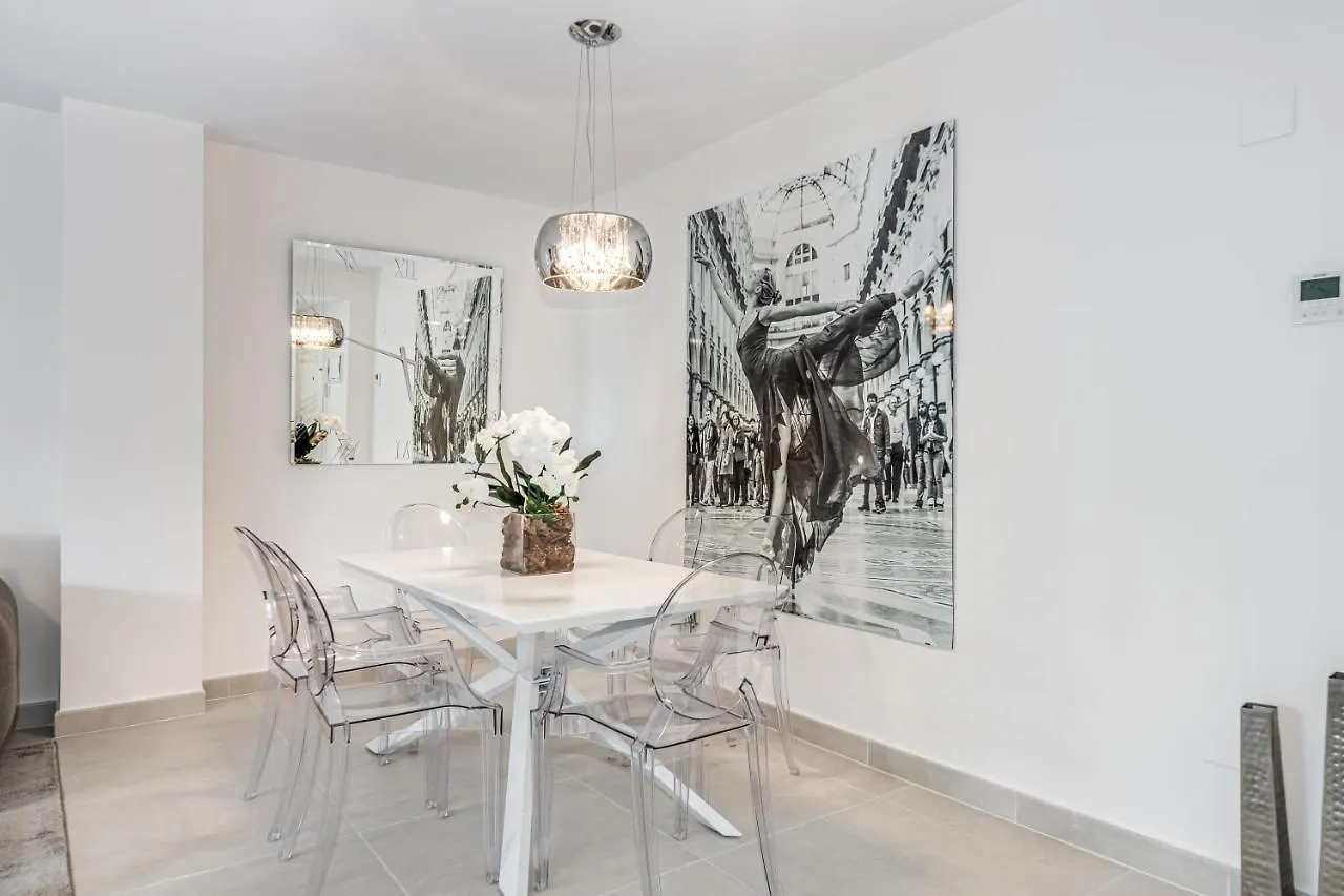 By Riva - Elegant, 2 Bedroom Apartment In Dama De Noche Puerto Banus Marbella Spain